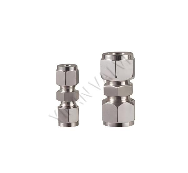 Compression tube fitting straight-through intermediate joint