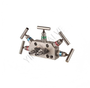 Coplanar flange five-valve manifold